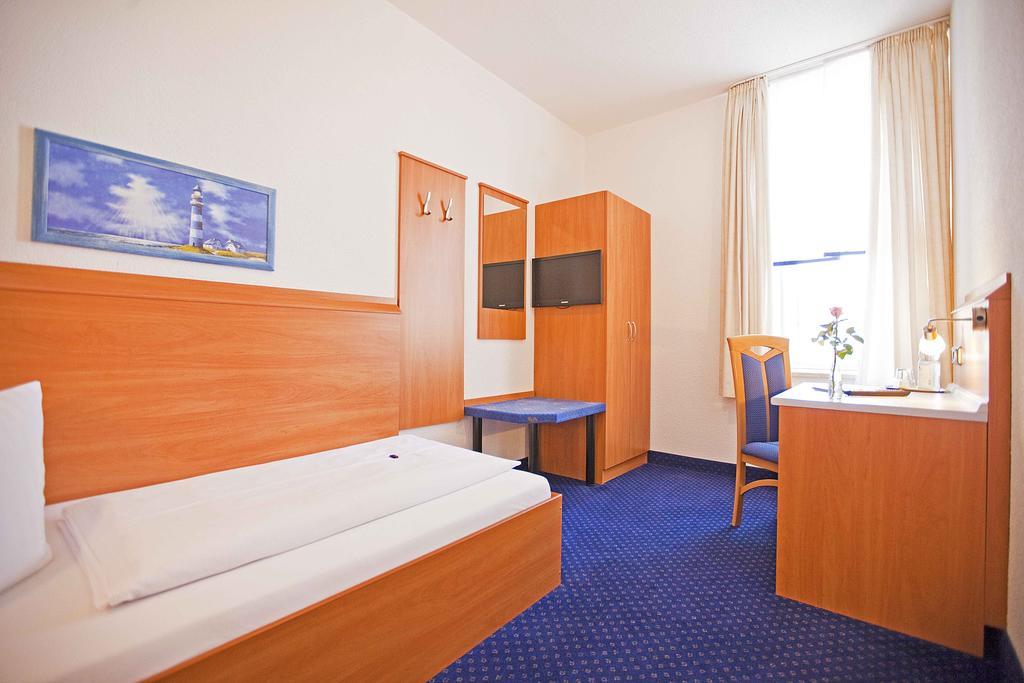 Hotel Post Weiden in der Oberpfalz Room photo