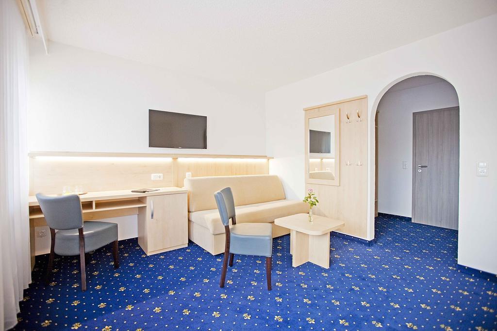 Hotel Post Weiden in der Oberpfalz Room photo